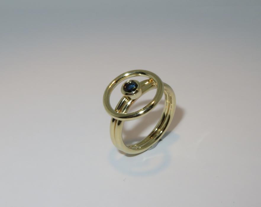 Gouden set ring met edelsteen 