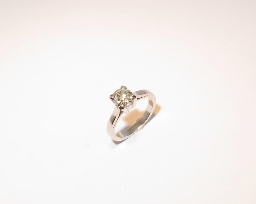 Witgouden ring met diamant solitairring handgemaakt