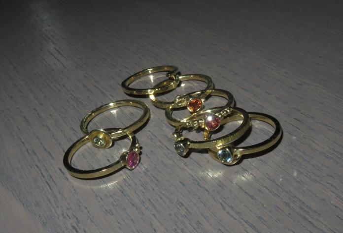 Gouden ringen met edelstenen Edelsmederij Work Shop