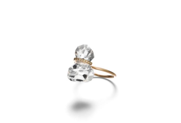 Goudenring met bergkristal en diamant 