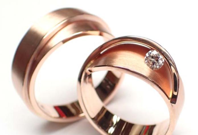 Cardillac trouwringen roodgoud diamant