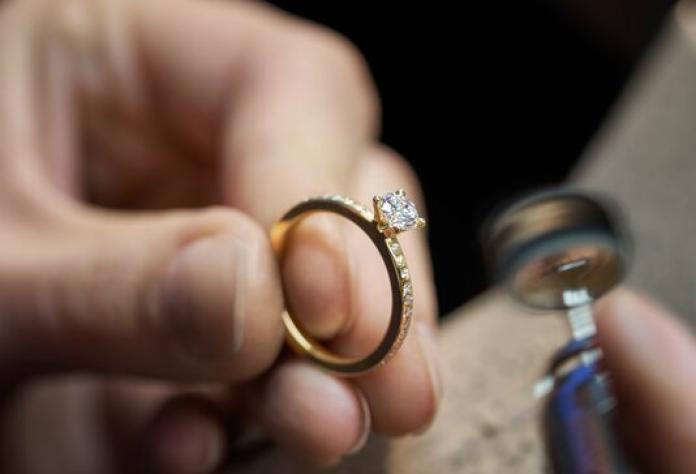 Niessing gouden AMATIS ring diamant ring verlovingsring aanzoeksring
