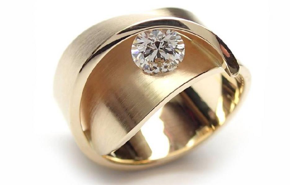 geelgouden ring met diamant  briljant Cardillac
