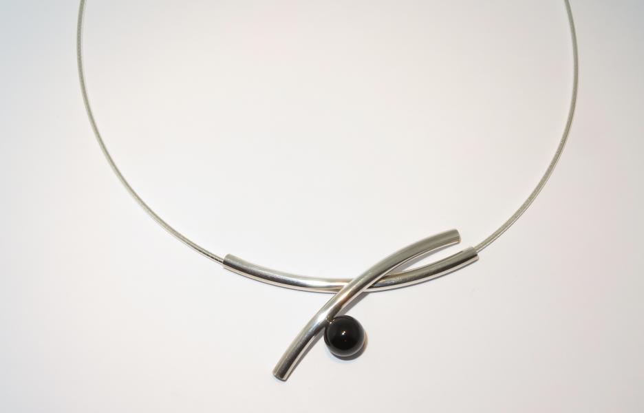 Zilveren hanger met onyx