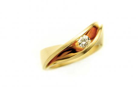 Geelgouden ring met diamant Vincent van Hees ONI