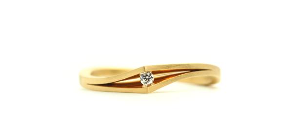 Geelgouden ring met briljant diamant